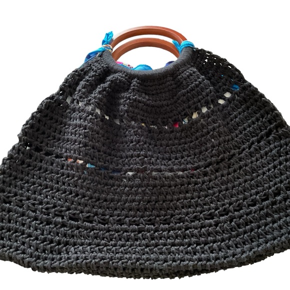 HAND CRAFTED CROCHET BLACK PURSE HANDBAG with WOOD HANDLE - Picture 3 of 5